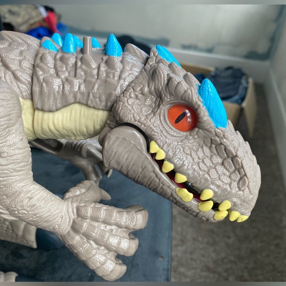 Imaginext 16” Jurassic World Thrashing Indominus Rex Dinosaur - Picture 2 of 11